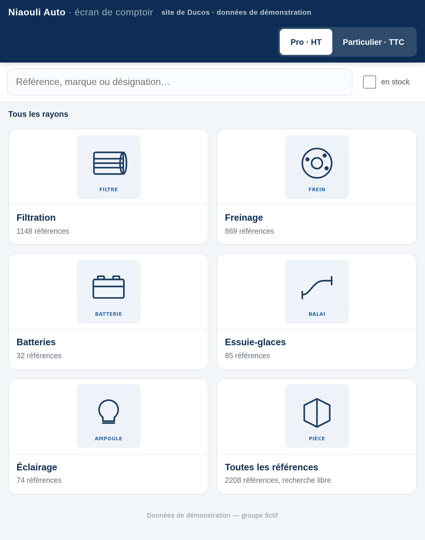 Écran de comptoir — catalogue produit en libre-service, rayons et fiches condensées
